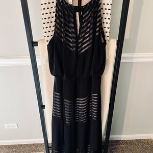 London Times Maxi Dress Size 6 Black Chevron